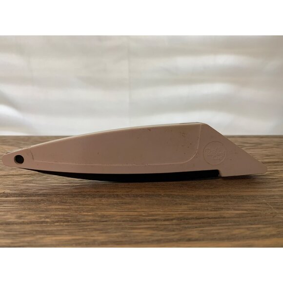 The Pampered Chef Protective Knife Case and Sharpener 7.25" Long for 5" Blade - Picture 1 of 6